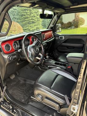 Black 2022 Jeep Wrangler Unlimited Rubicon