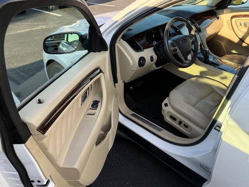 2019 Ford Taurus Limited