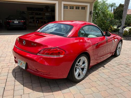 Red 2009 BMW Z4 sDrive30i