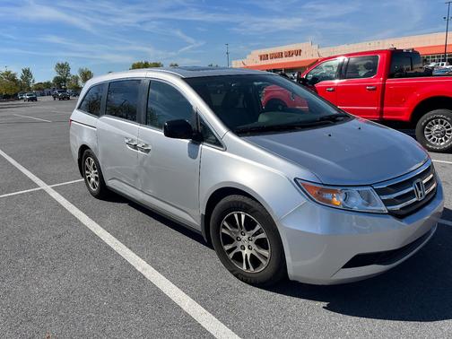 Silver 2013 Honda Odyssey EX-L