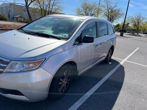 Silver 2013 Honda Odyssey EX-L