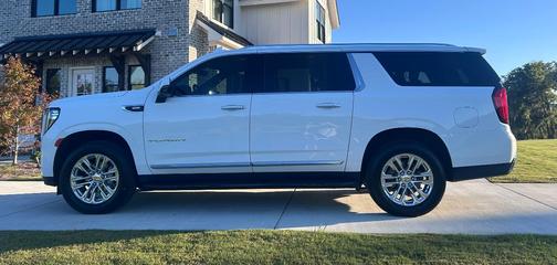 White 2022 GMC Yukon XL SLT