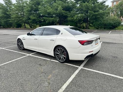 White 2022 Maserati Quattroporte Modena Q4