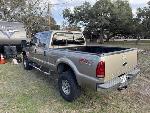 2003 Ford F-250 Lariat Crew Cab Super Duty