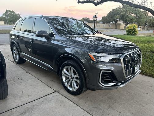Gray 2025 Audi Q7 45 Premium