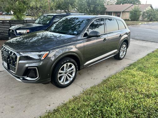 Gray 2025 Audi Q7 45 Premium