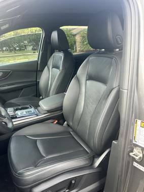 Gray 2025 Audi Q7 45 Premium