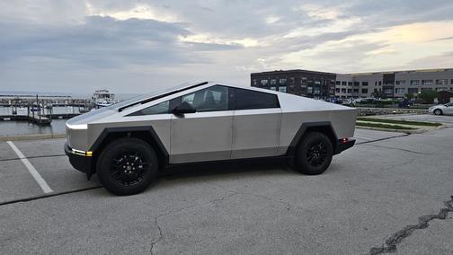 2024 Tesla Cybertruck AWD