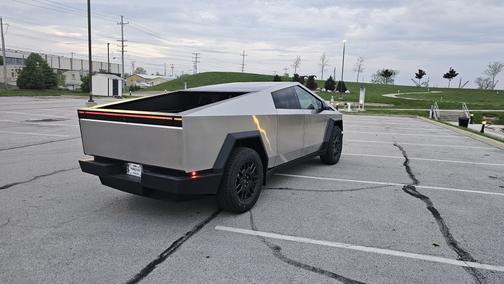 2024 Tesla Cybertruck AWD