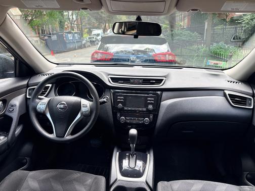 Gray 2014 Nissan Rogue SV