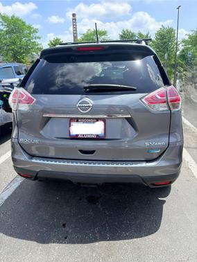 Gray 2014 Nissan Rogue SV