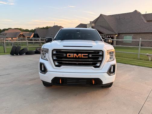White 2020 GMC Sierra 1500 AT4