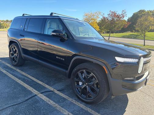 Black 2025 Rivian R1S Adventure Dual-Motor Standard Pack