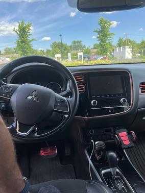 2020 Mitsubishi Outlander SE
