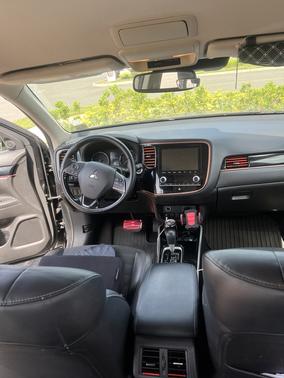 2020 Mitsubishi Outlander SE