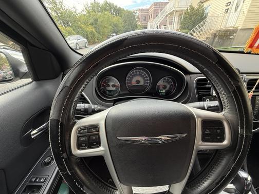 2012 Chrysler 200 Limited