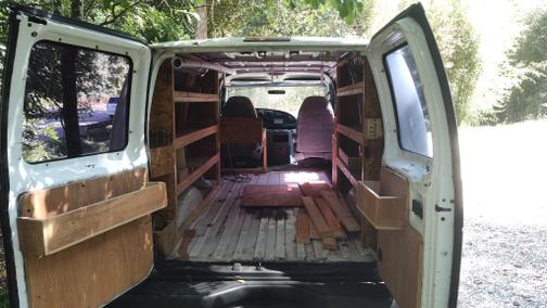 White 2001 Ford E150 Base