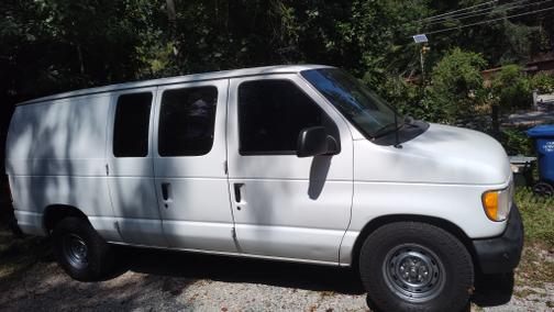 White 2001 Ford E150 Base