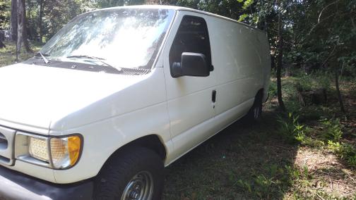 White 2001 Ford E150 Base
