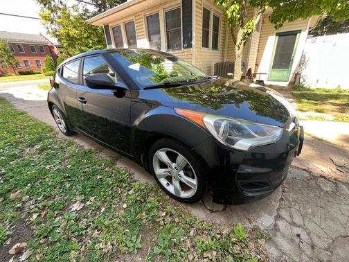 Black 2013 Hyundai Veloster Base