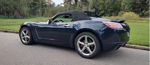 2008 Saturn Sky Red Line