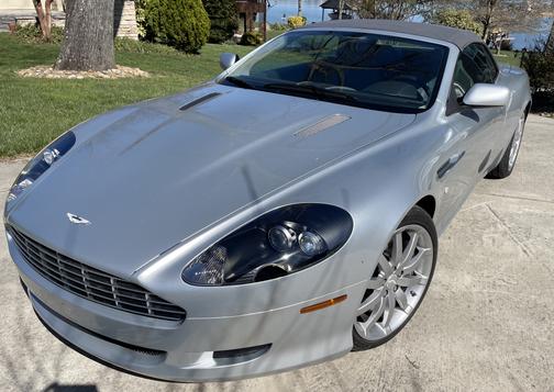 Photo 3 of 18 of 2005 Aston Martin DB9 Volante
