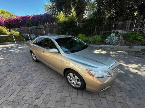 Gold 2007 Toyota Camry LE