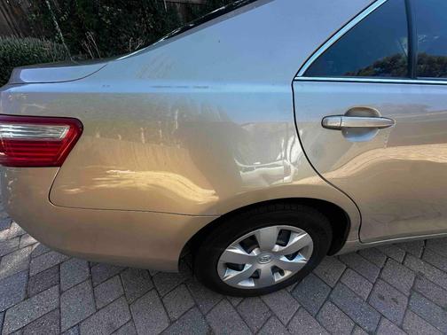 Gold 2007 Toyota Camry LE