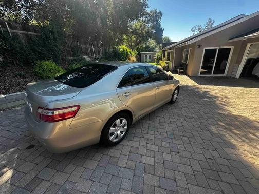 Gold 2007 Toyota Camry LE