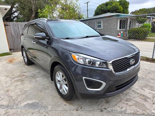 2018 Kia Sorento LX