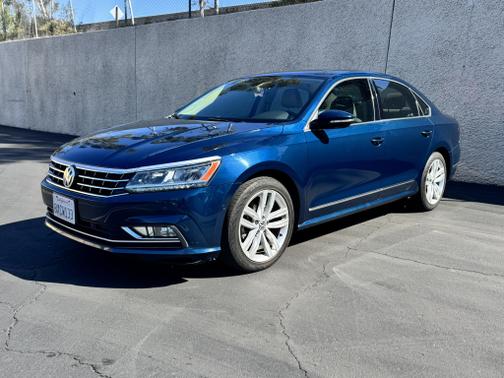 2018 Volkswagen Passat 2.0T SEL Premium