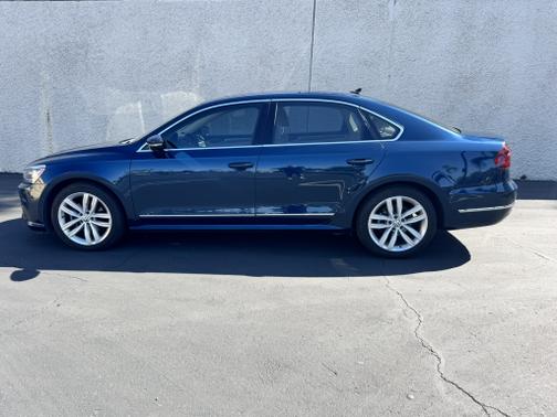 2018 Volkswagen Passat 2.0T SEL Premium