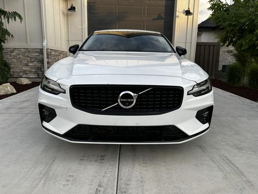 White 2023 Volvo S60 B5 Plus Dark Theme