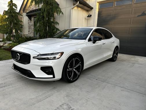 White 2023 Volvo S60 B5 Plus Dark Theme