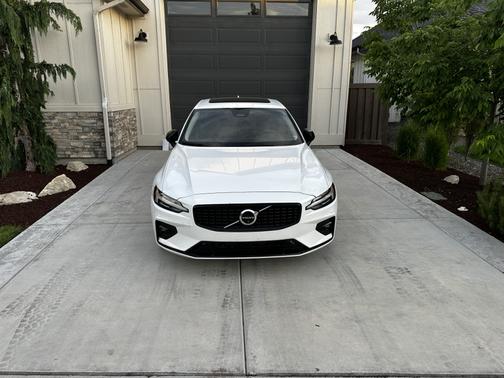 White 2023 Volvo S60 B5 Plus Dark Theme