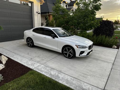 White 2023 Volvo S60 B5 Plus Dark Theme