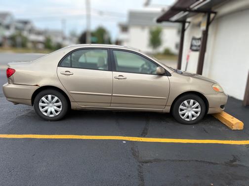 Beige 2008 Toyota Corolla LE