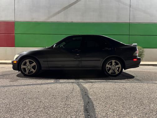 Gray 2001 Lexus IS 300 Base