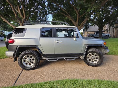 2011 Toyota FJ Cruiser Base