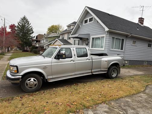 1995 Ford F-350 XL Crew Cab