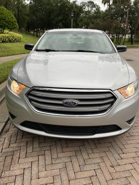 2017 Ford Taurus SE