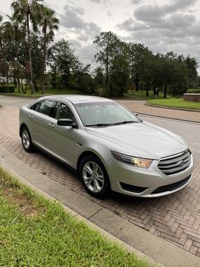 2017 Ford Taurus SE