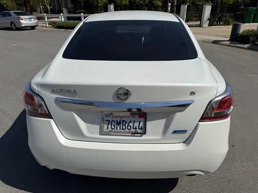 White 2014 Nissan Altima 2.5 S