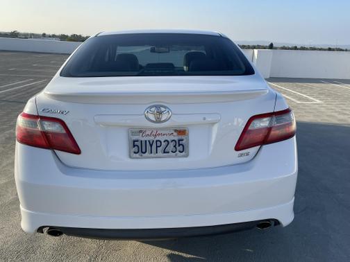 Photo 4 of 11 of 2007 Toyota Camry SE V6
