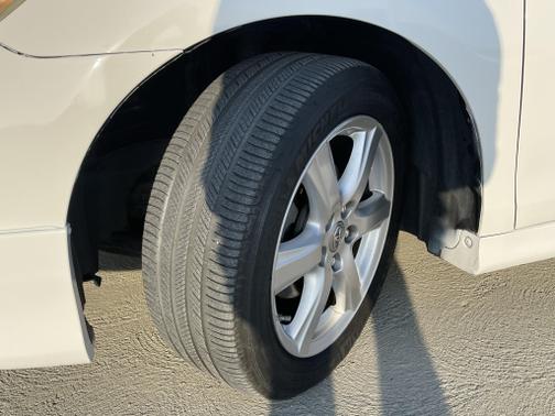 Photo 5 of 11 of 2007 Toyota Camry SE V6