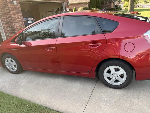 Red 2011 Toyota Prius II