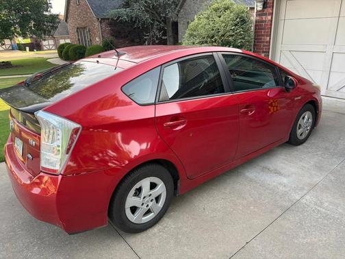 Red 2011 Toyota Prius II
