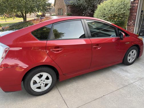 Red 2011 Toyota Prius II