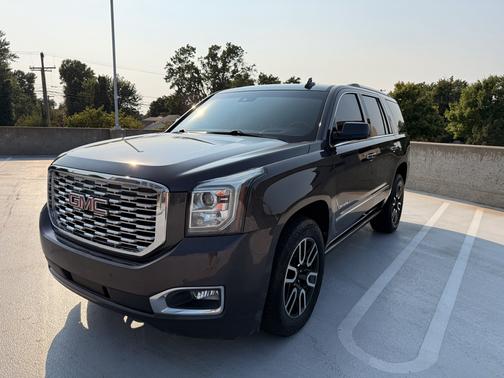 Gray 2018 GMC Yukon Denali