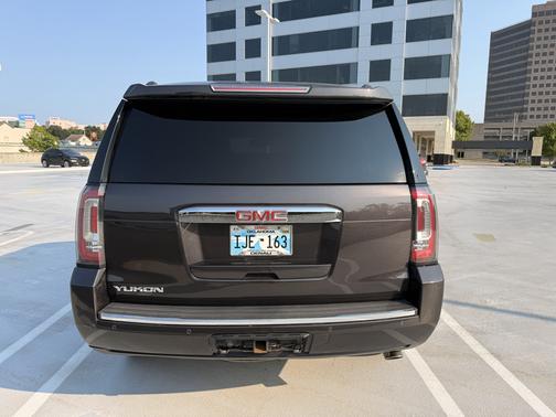 Gray 2018 GMC Yukon Denali